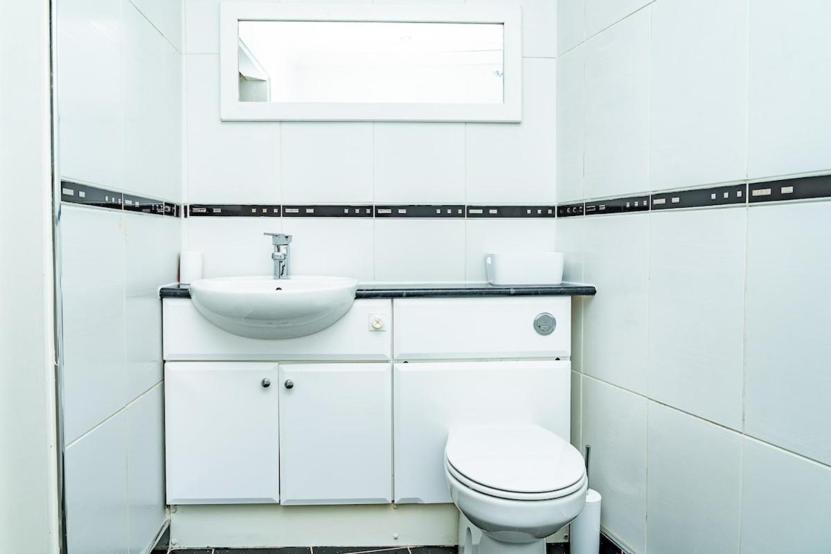 Apartment Hotel-style With Free Parking, Sleeps 4