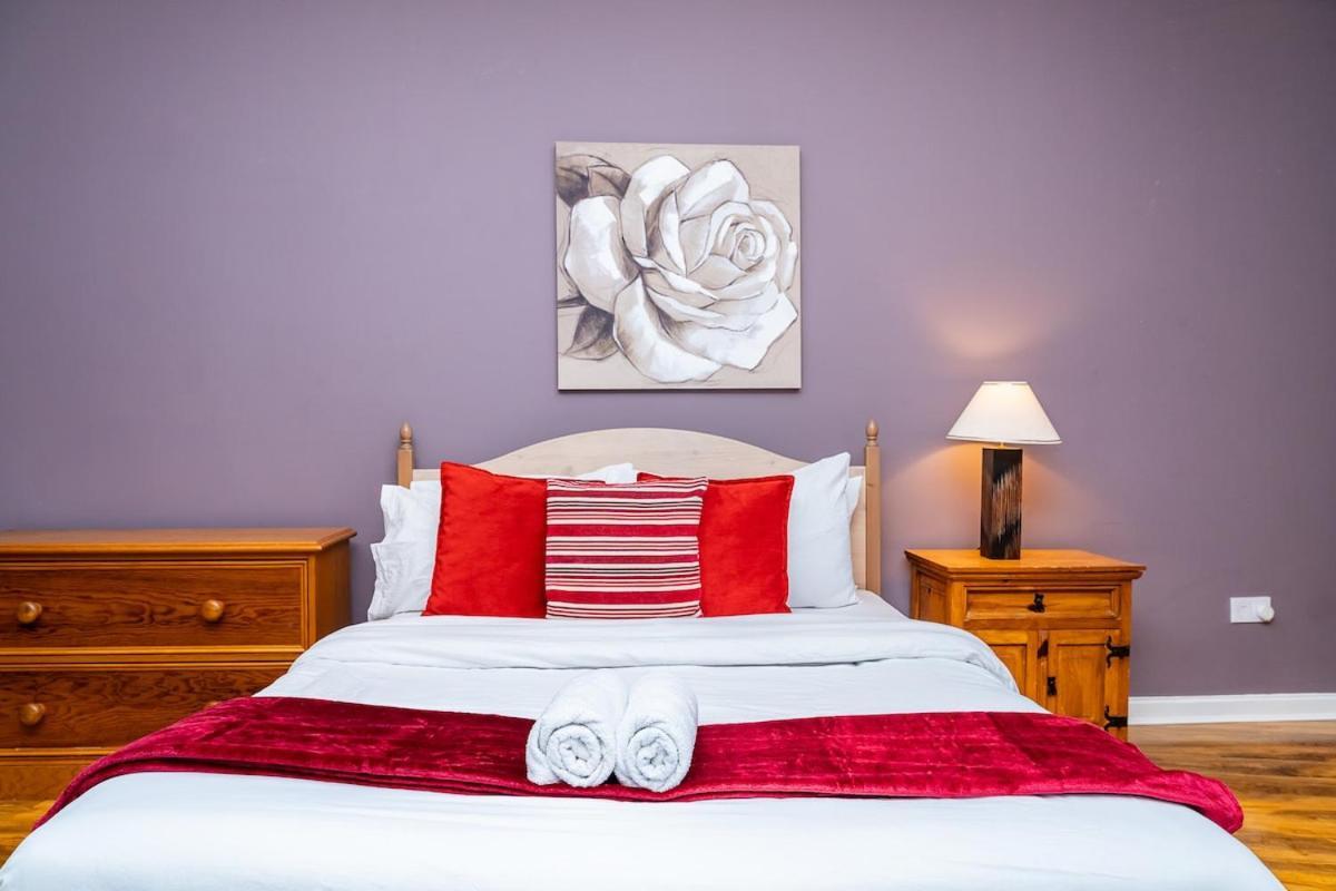 Hotel-style With Free Parking, Sleeps 4 Edinburgh