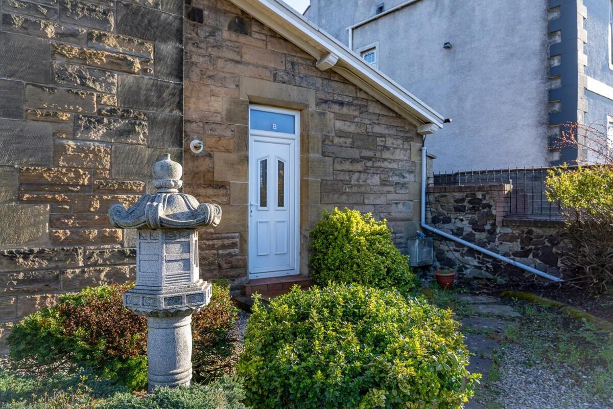 Apartment Hotel-style With Free Parking, Sleeps 4 *