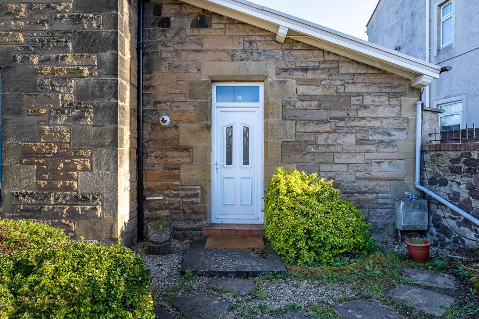 Hotel-style With Free Parking, Sleeps 4 Edinburgh